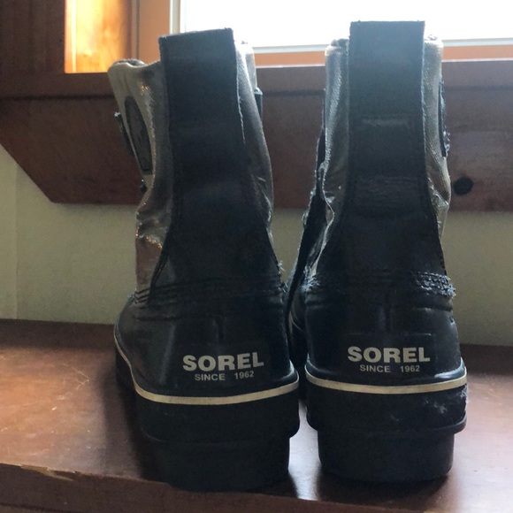Sorel Winter Boots - Picture 2 of 4